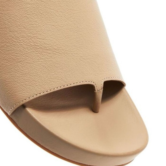 Eileen Fisher Women's Cream Sandals - Picture 8 of 8